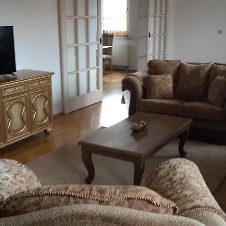 Apartman Layla *